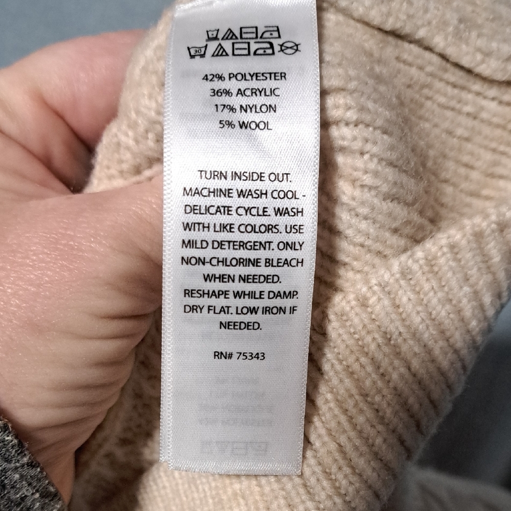 ✨ Sincerely Jules Cloud‑Soft Neutral Cable Knit - Picture 5 of 7